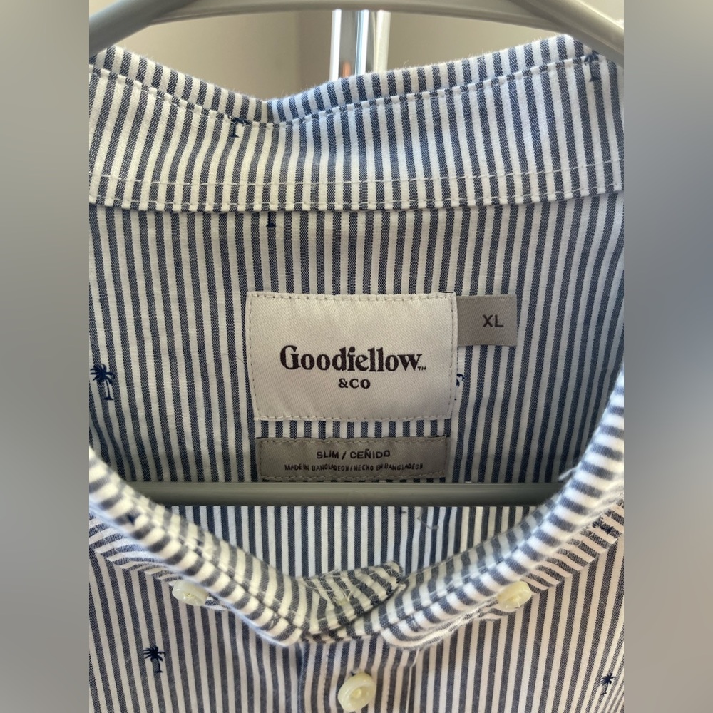 Good Fellow button down with palm trees mens XL